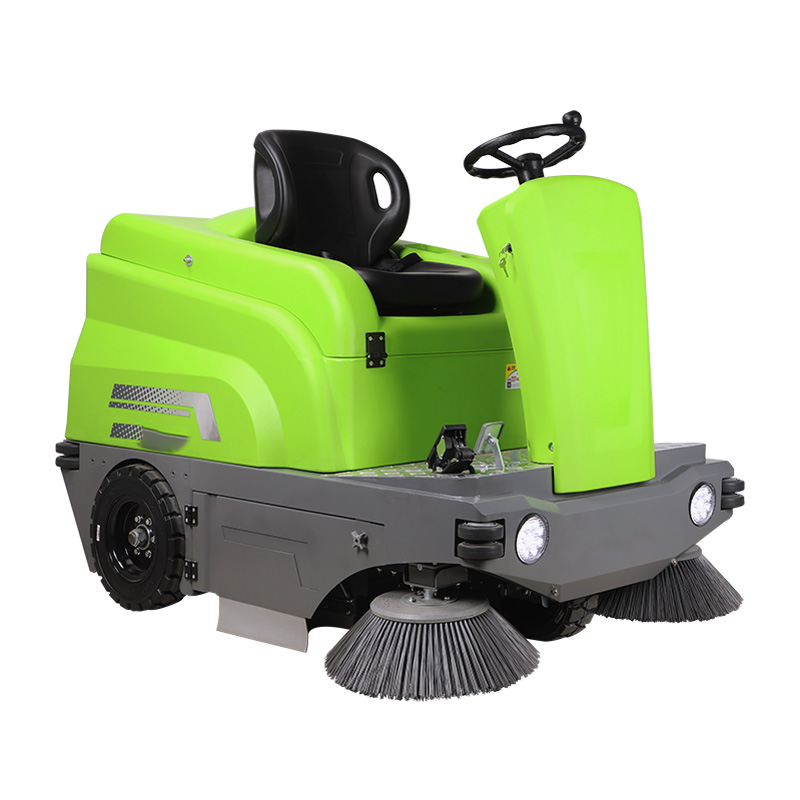 駕駛式掃地車